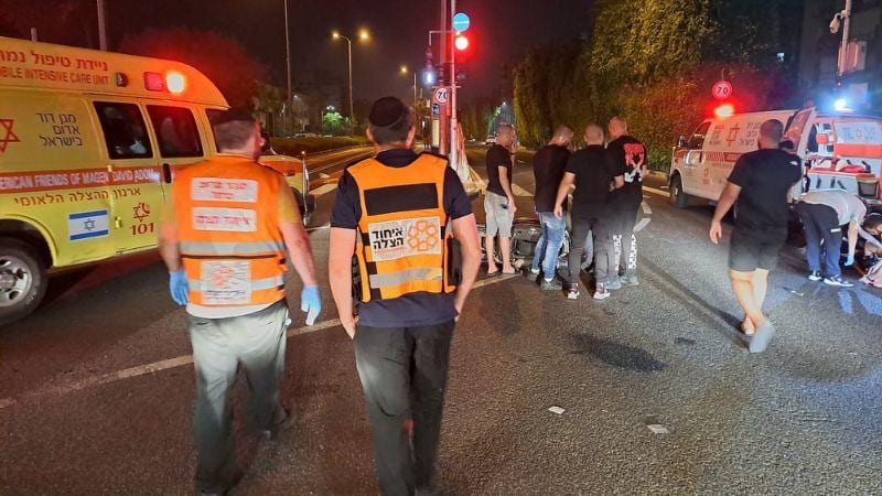 שני רוכבי אופנוע נפצעו בתאונה סמוך לקריון