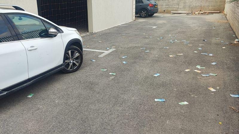 שיגעון: הבינו שנתפסו והשליכו עשרות אלפי שקלים מהחלון