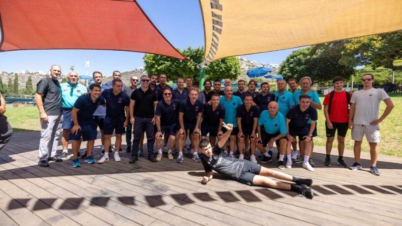 מרגש: אגדות ברצלונה נפגשו עם שחקני כדורגל על הרצף האוטיסטי