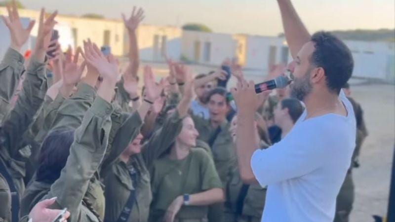 "כשאתה מגיע להופיע בבסיס אתה מקבל תעצומות נפש"