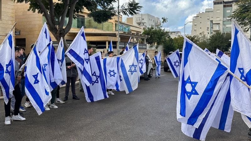 צפו: אלפים מלווים את סמל תומר קרן ז"ל בדרכו האחרונה