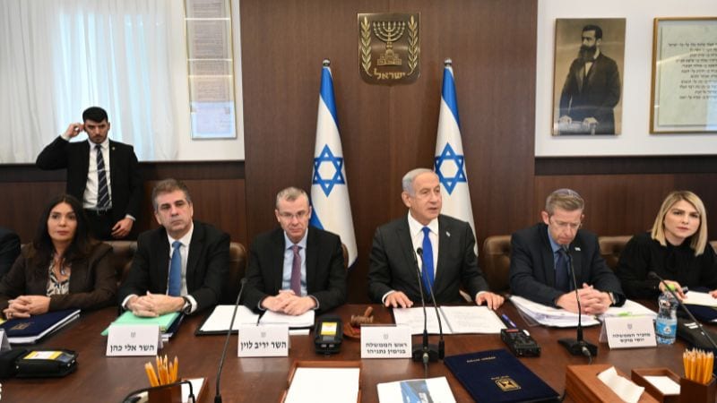 "קל לקצץ לאלו שאין להם לובי"