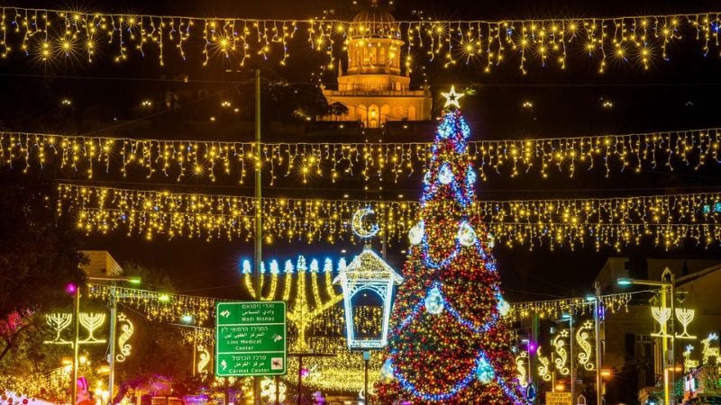 אור גדול יאיר הכל: חיפה חוגגת את חנוכריסמס